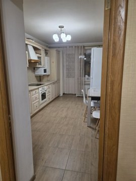 2-к квартира, 3/10 эт., 79м²