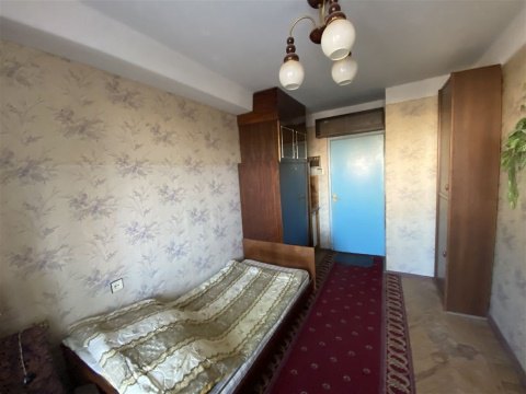 2-к квартира, 8/9 эт., 45м²