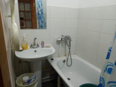 2-к квартира, 5/5 эт., 45м²